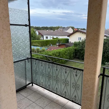 Airport * Rauchenwarth