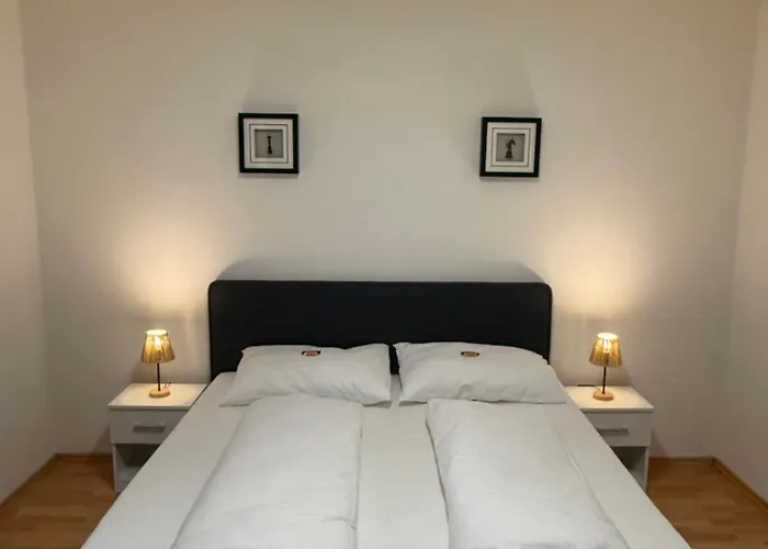 Airport * Rauchenwarth